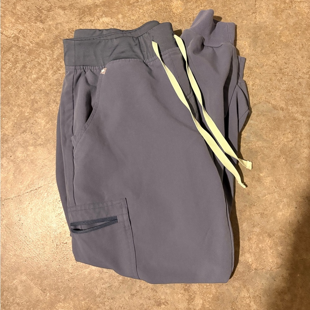 Figs Women’s Joggers with Light Yellow Ties